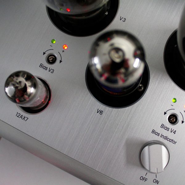 Lyric-Audio Ti 200 integrated amplifier close up